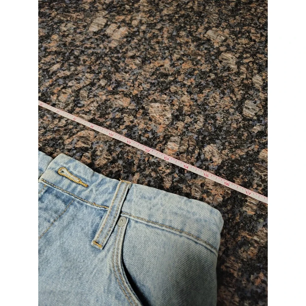 Blank NYC The Cooper Light Wash Denim Shorts Button Fly Raw Hem 03CH2651 30